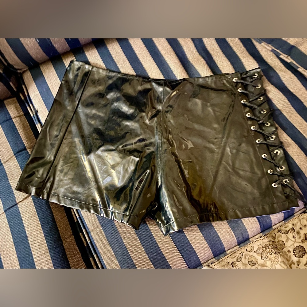 PU Lace Up Shorts - Picture 3 of 4